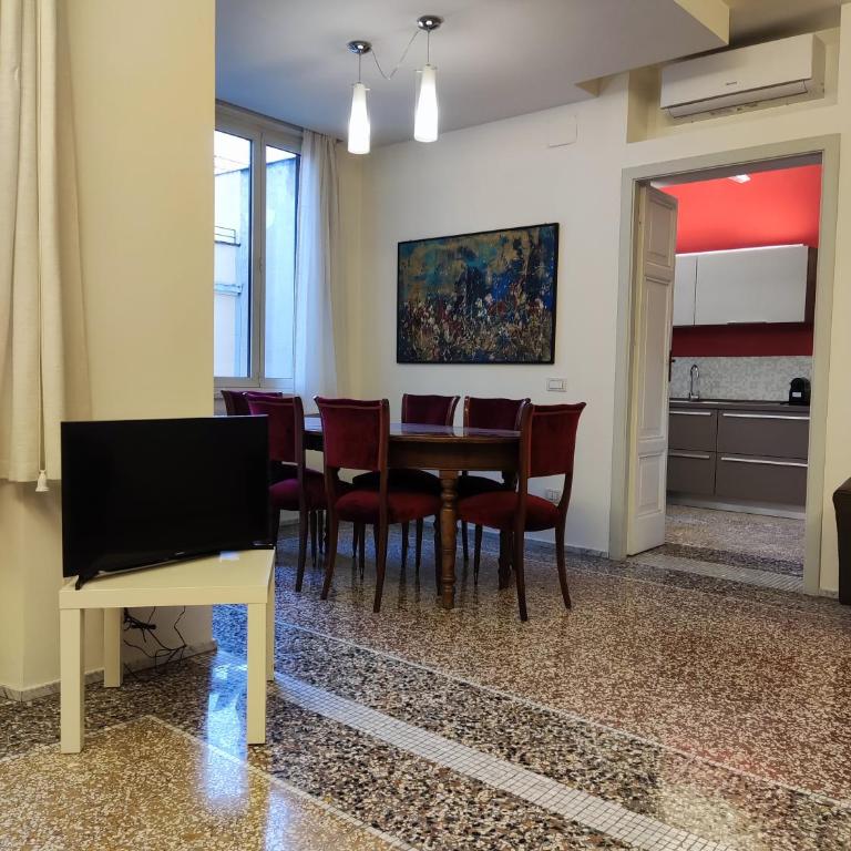 Di casa al Colosseo - Appartamento con 3 Camere da Letto e con Balcone - 27