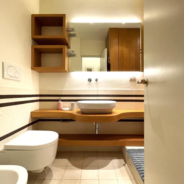 Di casa al Colosseo - Appartamento con 3 Camere da Letto e con Balcone - 16