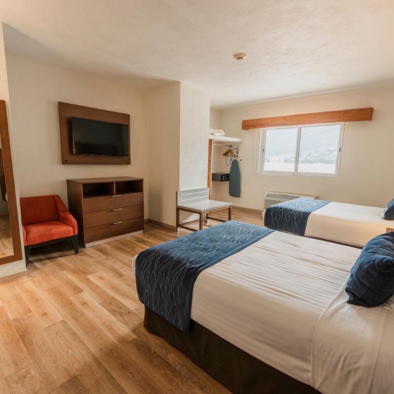Comfort Inn Monterrey Valle - Double Room with Two Double Beds - Non-Smoking - 4