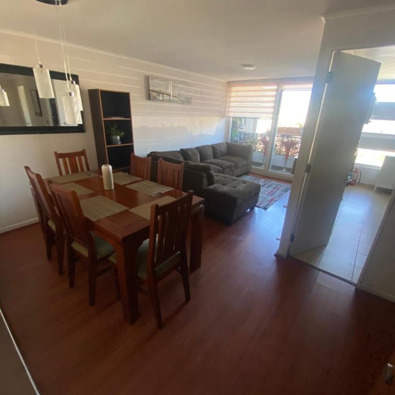 Bello Dpto central a pasos de la Quinta Vergara, Mall, Plaza de Viña, con estacionamiento, ideal para recorrer la ciudad caminando relajado - Two-Bedroom Apartment - 12