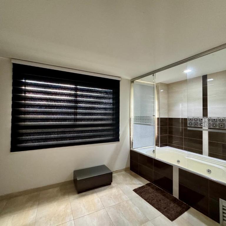 Hotel Portales Del Sol - Deluxe Room - 4