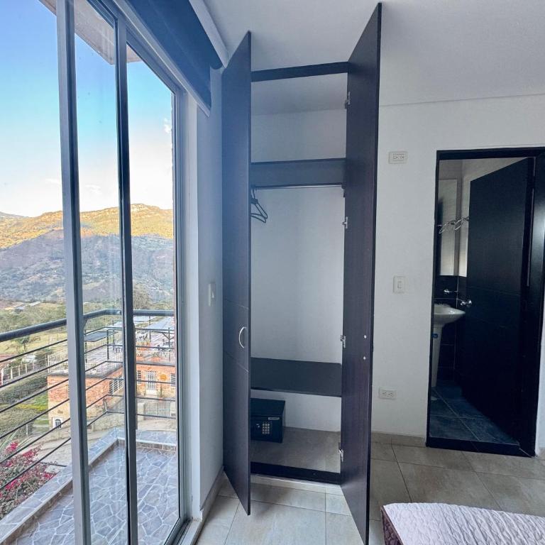 Hotel Portales Del Sol - Standard Single Room with Mountain View - 2