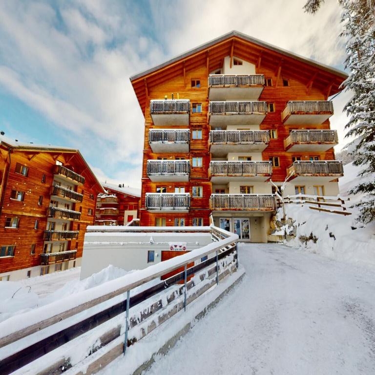 Spacious apartment with balcony - Apartment mit 6 Schlafzimmern - 4