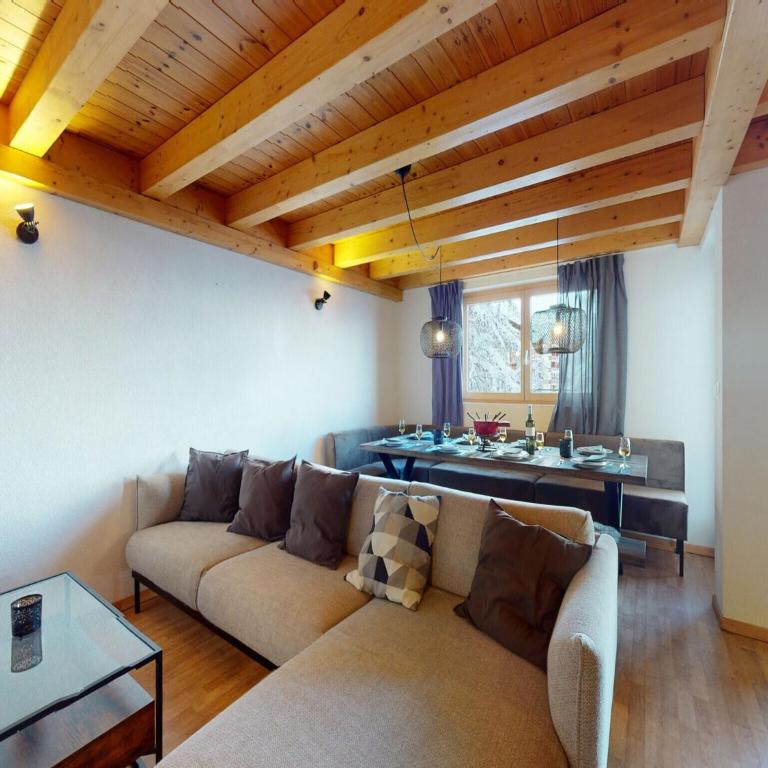 Spacious apartment with balcony - Apartment mit 6 Schlafzimmern - 6