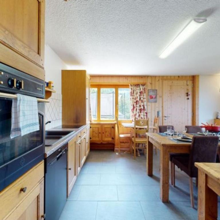 Spacious apartment with balcony - Apartment mit 6 Schlafzimmern - 11