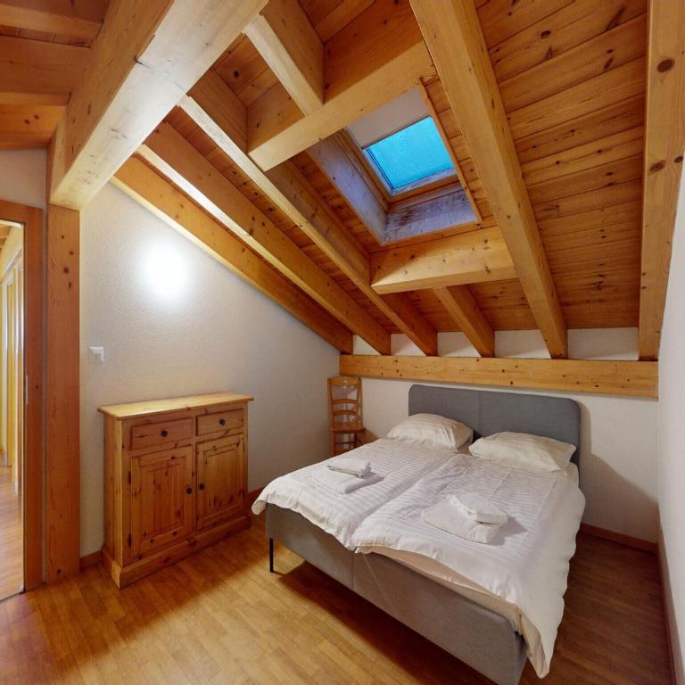 Spacious apartment with balcony - Apartment mit 6 Schlafzimmern - 16