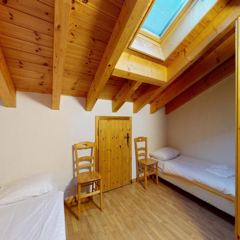 Spacious apartment with balcony - Apartment mit 6 Schlafzimmern - 14