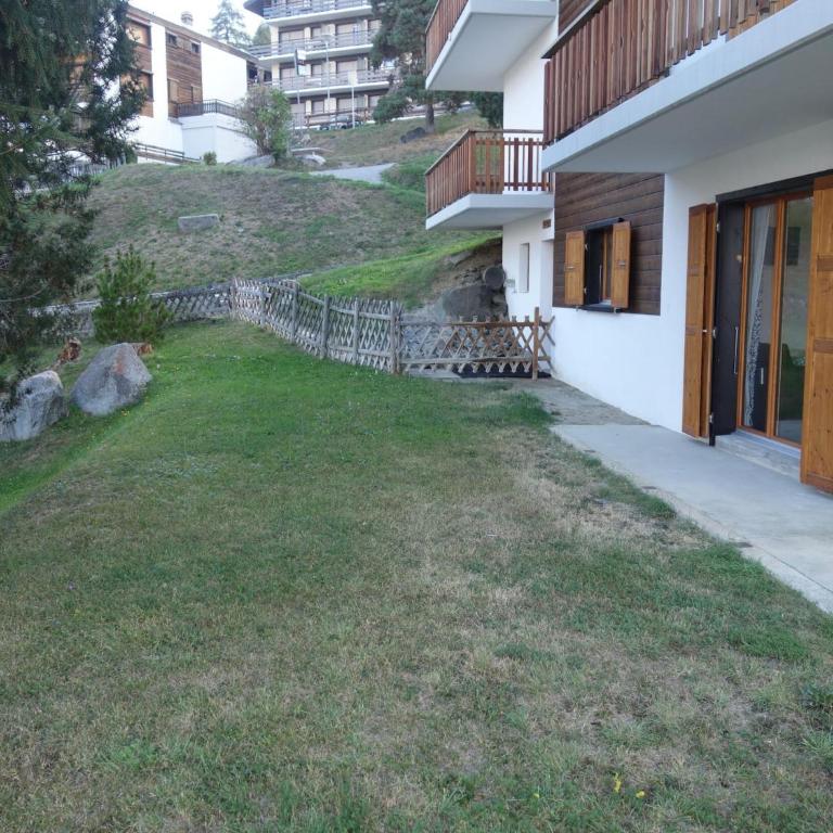 Mountain Escape with Fireplace - One-Bedroom Apartment - 10
