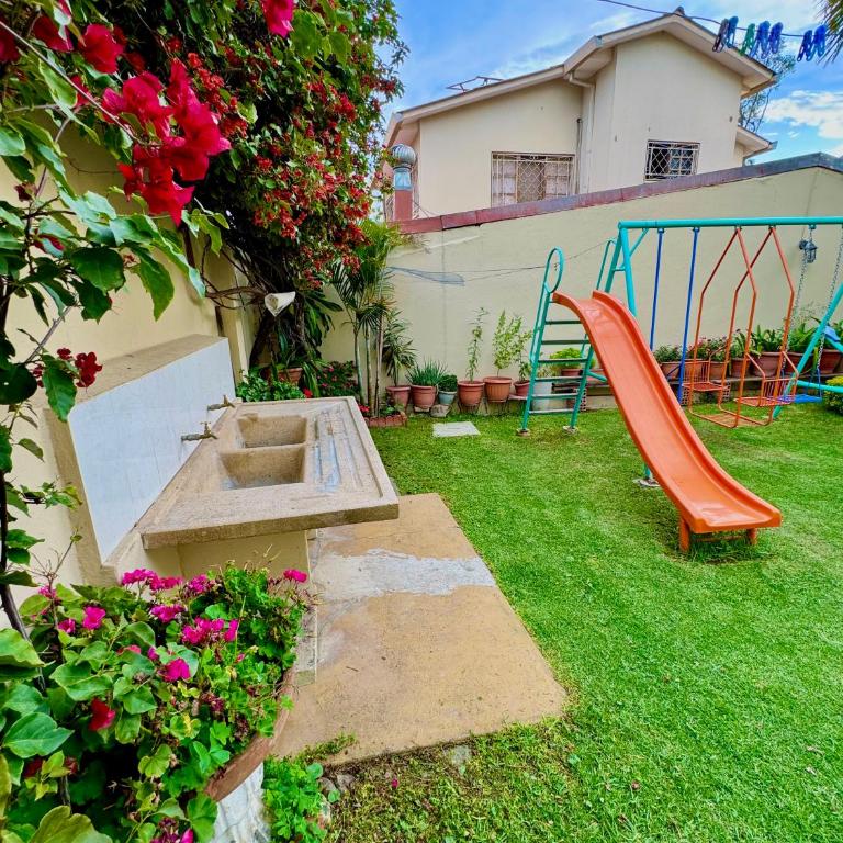 Apartamento, casita con amplio jardin - Apartamento de 2 dormitorios - 36