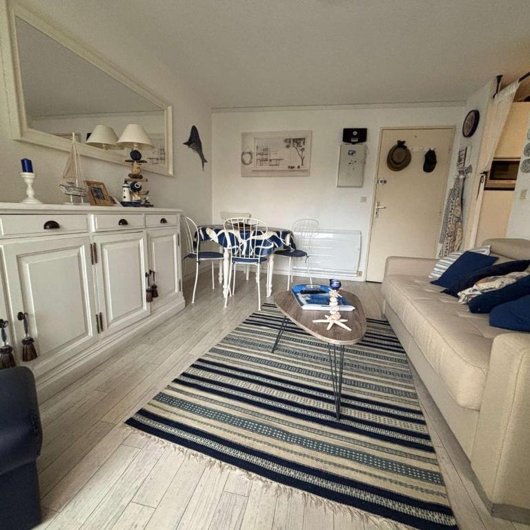 Appartement 2 pièces à Royan/Pontaillac avec balcon et parking - FR-1-494-203 - Appartamento - 4