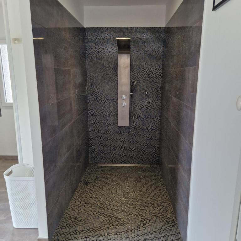 Villa moderne de 220m2 avec piscine, Sérignan - Villa - 8