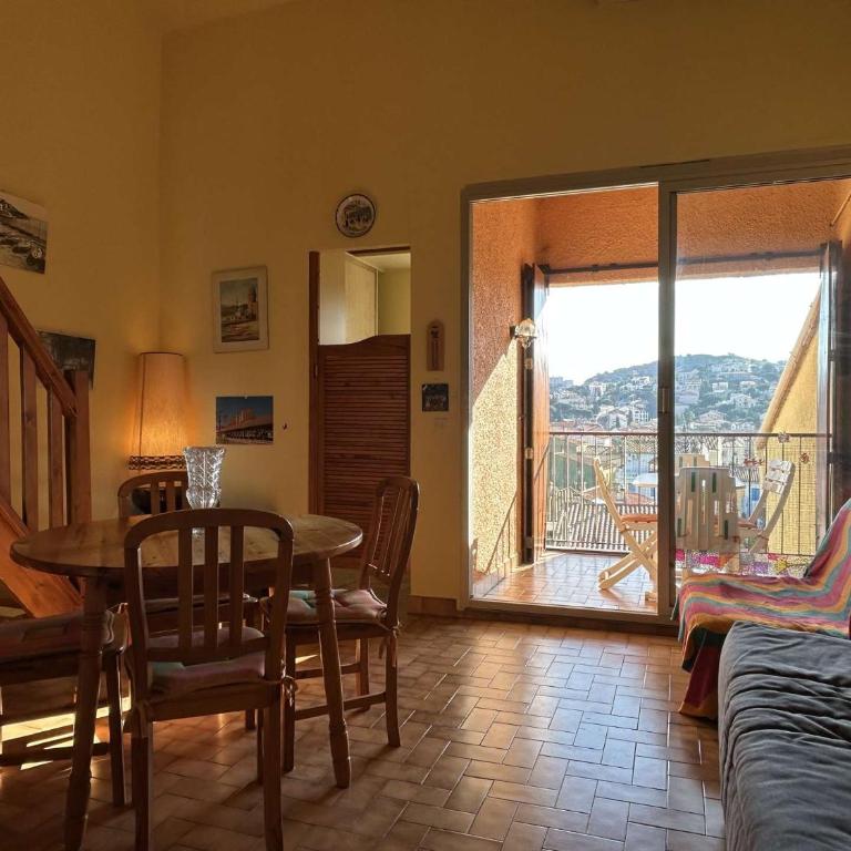 Appart Studio cabine mezzanine 5 couchages BANYULS SUR MER BN060-002 - Appartement 1 Chambre - Vue sur Ville - 3