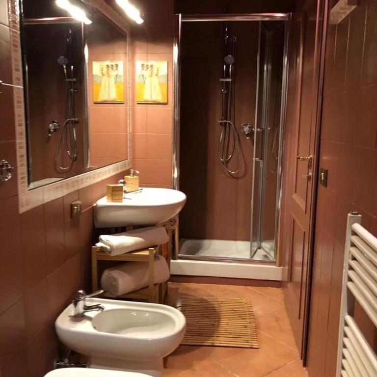 Home Holiday Piazza Vittorio - Appartamento con 2 Camere da Letto - 36