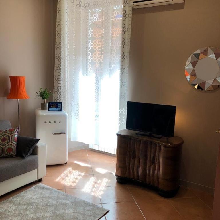 Home Holiday Piazza Vittorio - Appartamento con 2 Camere da Letto - 43