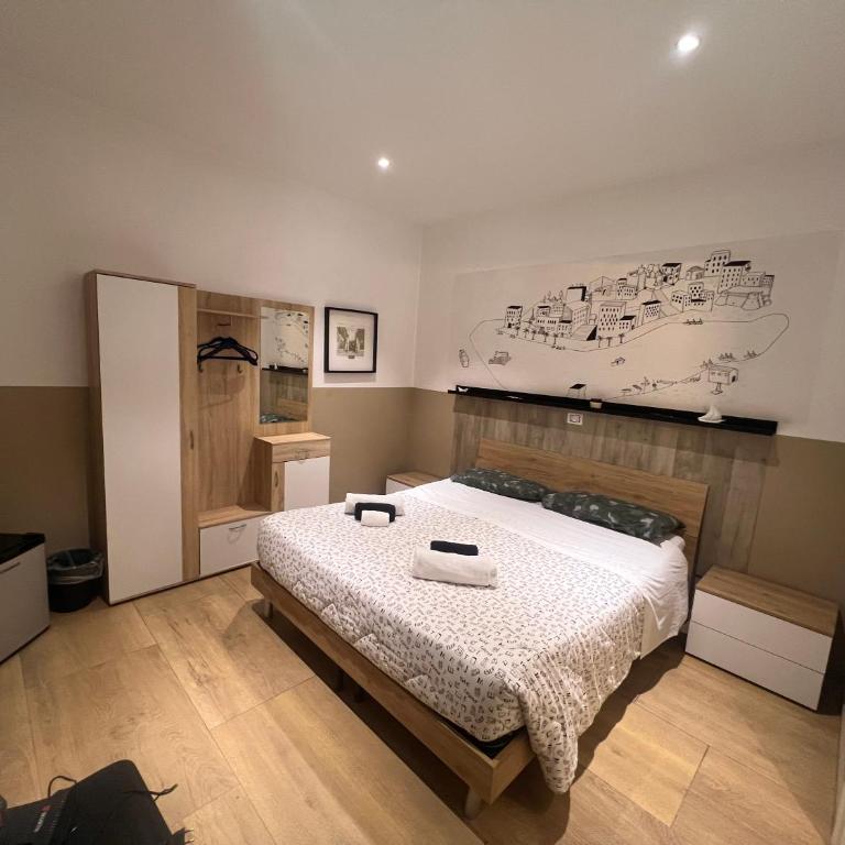 Handy - Deluxe King Room - 2