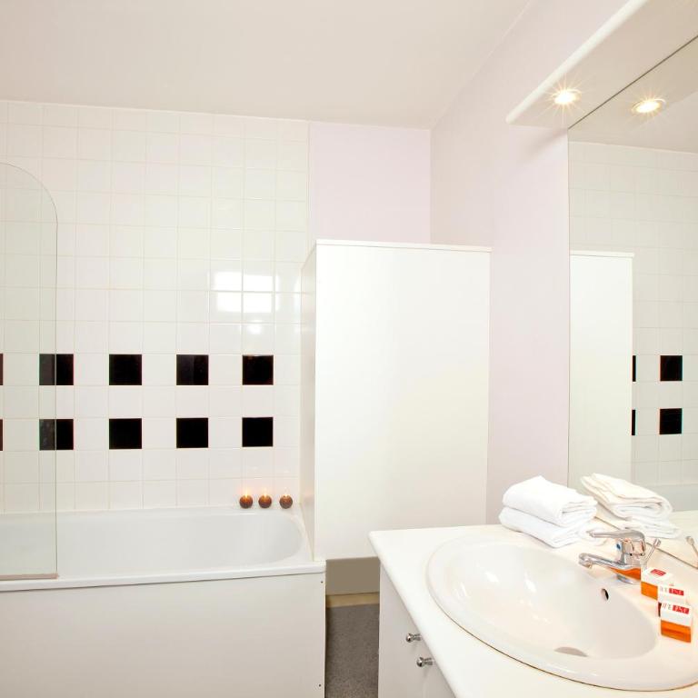Séjours & Affaires Lille Europe - Appartement 2 Pièces - 3 ou 4 Personnes - 8