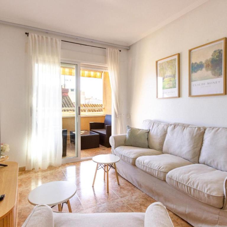 Amazing Apartment In Torrevieja With Wifi - Three-Bedroom Apartment - 1
