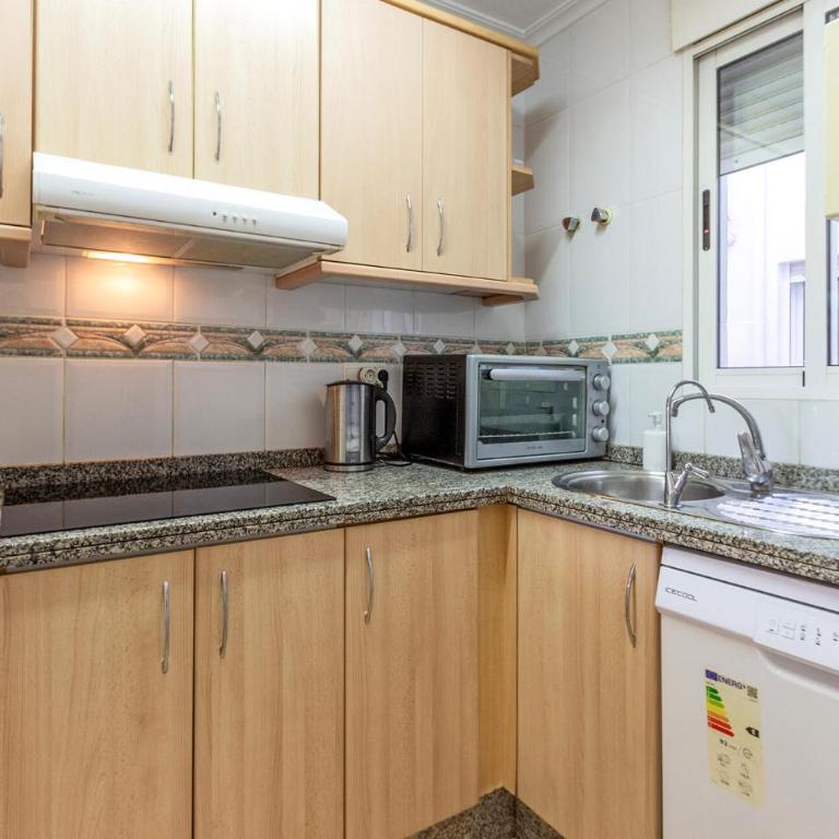 Amazing Apartment In Torrevieja With Wifi - Three-Bedroom Apartment - 5
