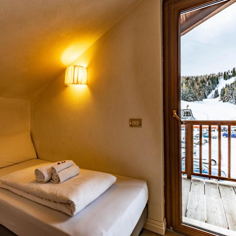 Hotel Grizzly "Ski-in Ski-out" - Habitación Triple Estándar - 2