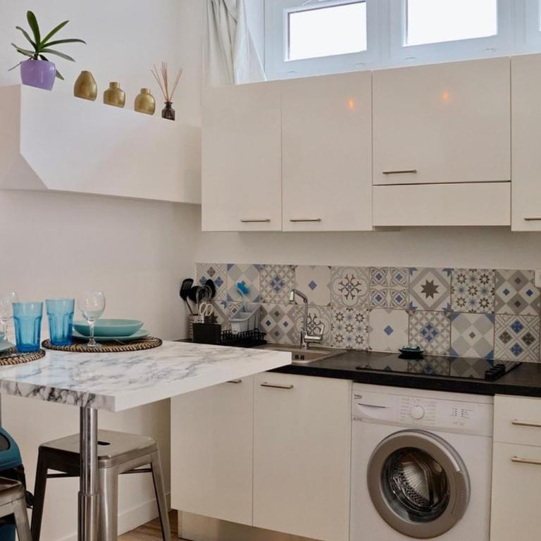 Studio with Big terrace full center with air conditioning - Appartement - 15