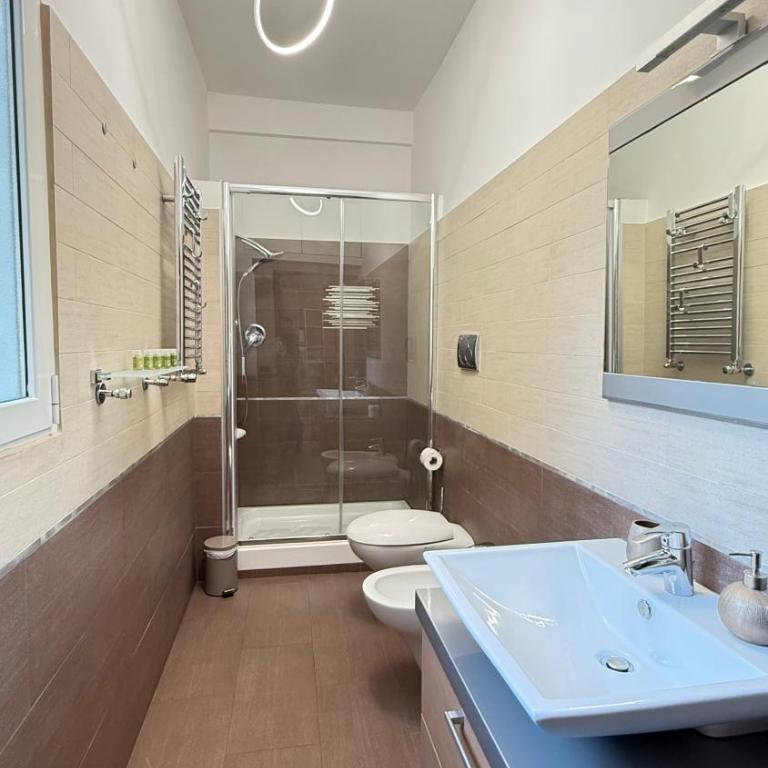 LUXURY AV - Two-Bedroom Apartment - 22