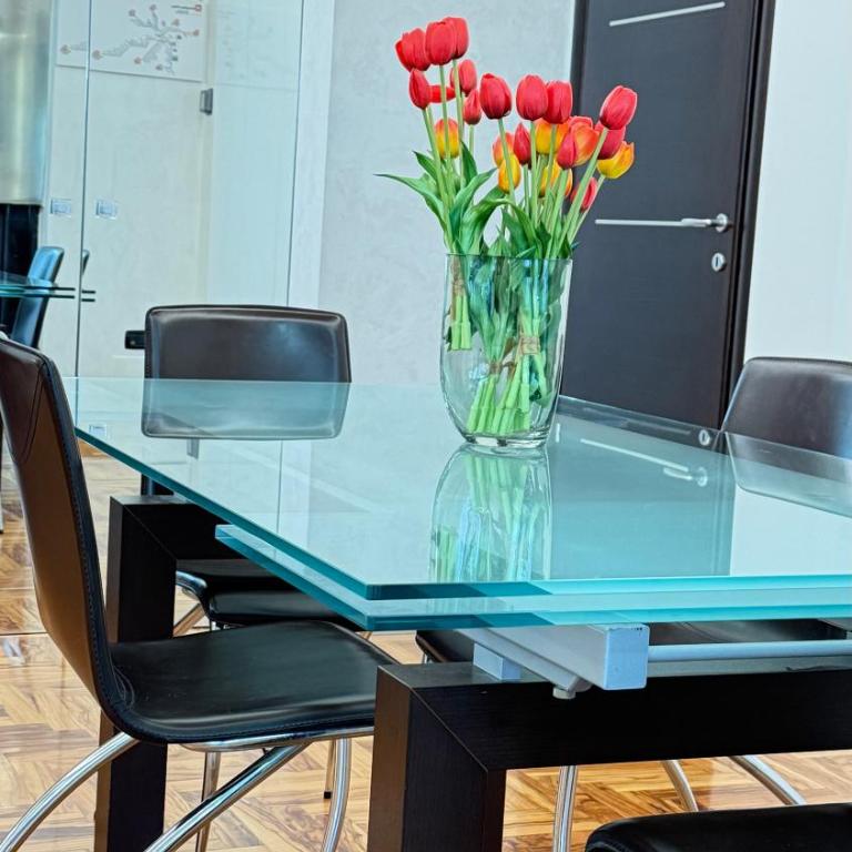 LUXURY AV - Two-Bedroom Apartment - 5