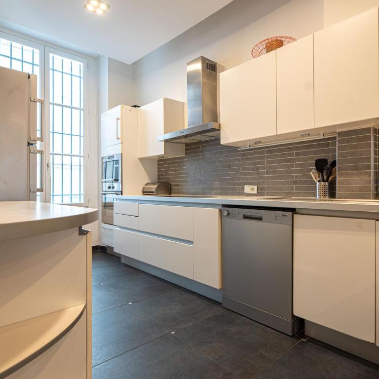 CIA - Réaumur Étienne Marcel 8P - Two-Bedroom Deluxe Apartment - 2