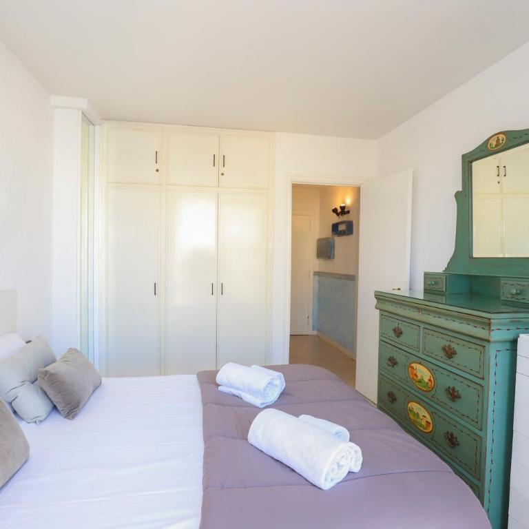 DIFERENTFLATS Novelty - Apartamento de 2 dormitorios con balcón y vistas al mar - 11