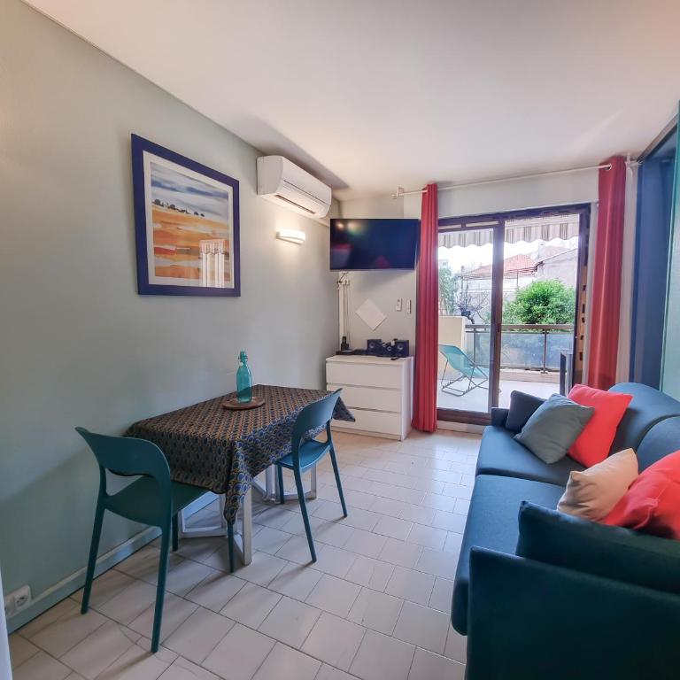 L'escapade - T2 en centre ville avec terrasse, clim et wifi - One-Bedroom Apartment - 3