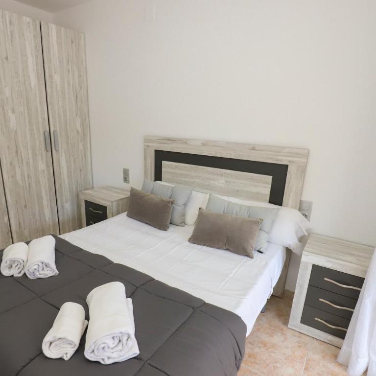 DIFFERENTFLATS Living Park Families - Apartamento de 2 dormitorios con vistas a la piscina - 11