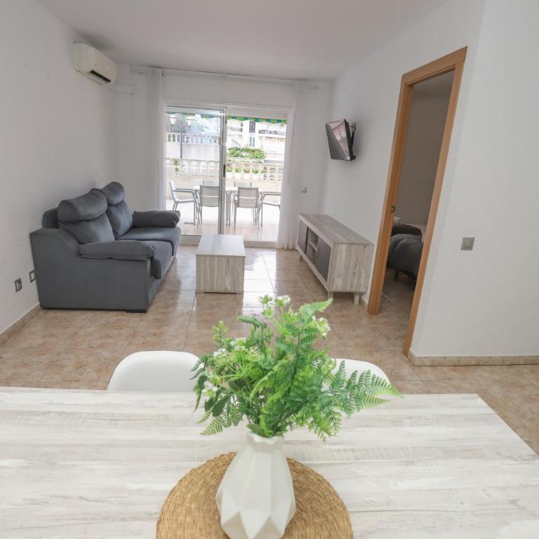 DIFFERENTFLATS Living Park Families - Apartamento de 2 dormitorios con vistas a la piscina - 13