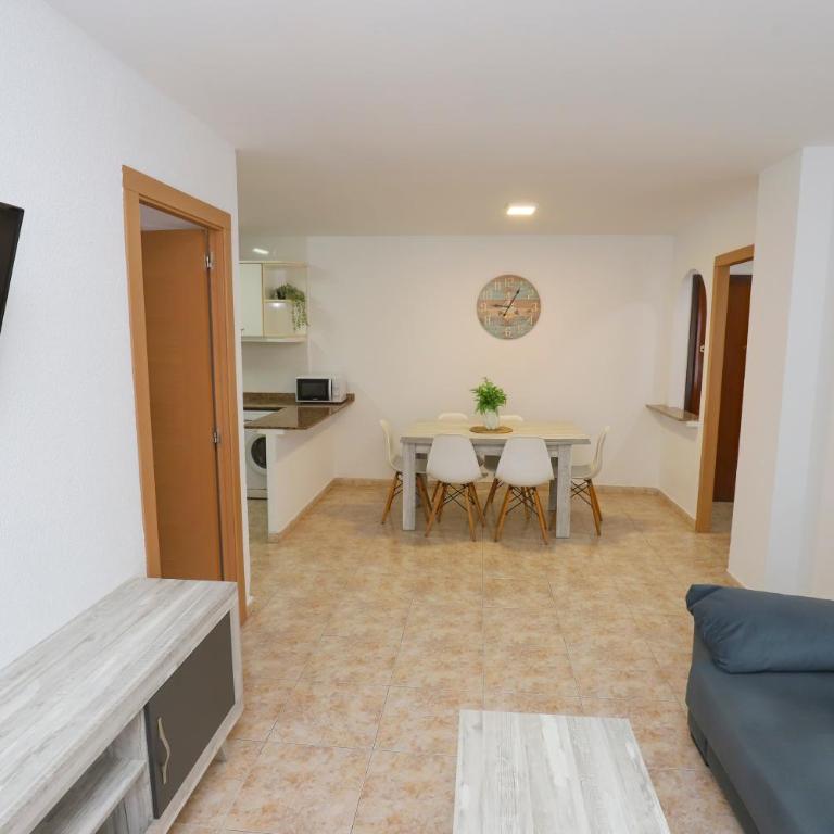 DIFFERENTFLATS Living Park Families - Apartamento de 2 dormitorios con vistas a la piscina - 2