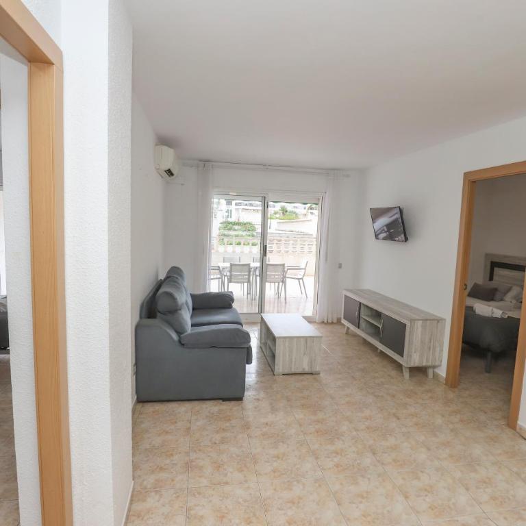 DIFFERENTFLATS Living Park Families - Apartamento de 2 dormitorios con vistas a la piscina - 1