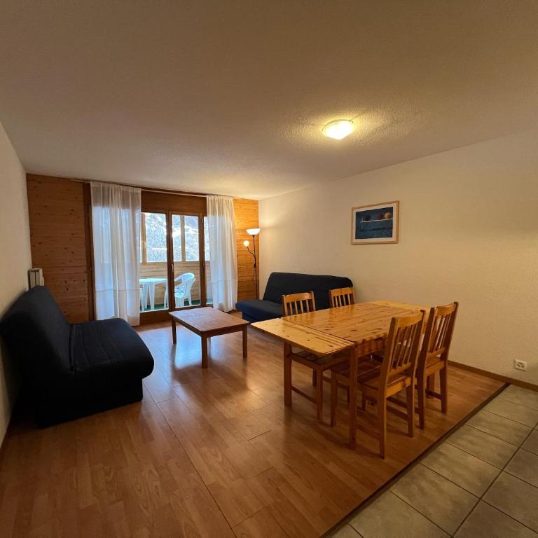 Parking plus terrasse pour 4 personnes au ski - Apartment mit 1 Schlafzimmer - 4