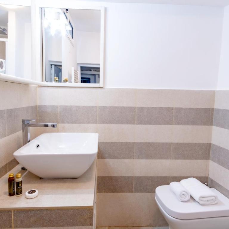 Elegantis Monti Suite Apartment - Two-Bedroom Apartment - 20