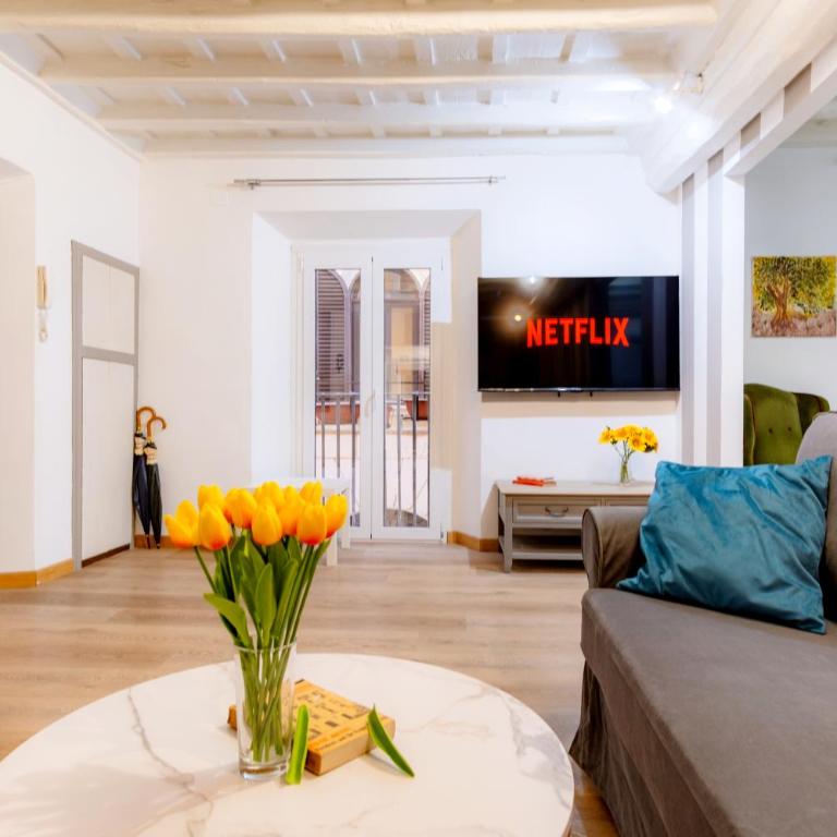 Elegantis Monti Suite Apartment - Two-Bedroom Apartment - 26