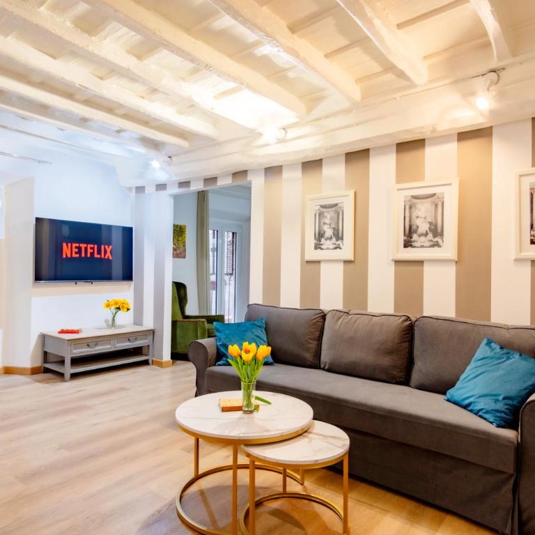 Elegantis Monti Suite Apartment - Two-Bedroom Apartment - 38