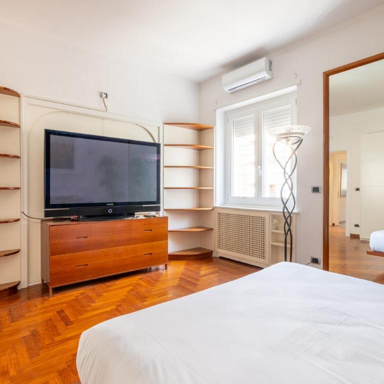 EUR LUXURY APARTAMENT FOR 4pp 2 BEDROOMS - Appartamento con 2 Camere da Letto - 3