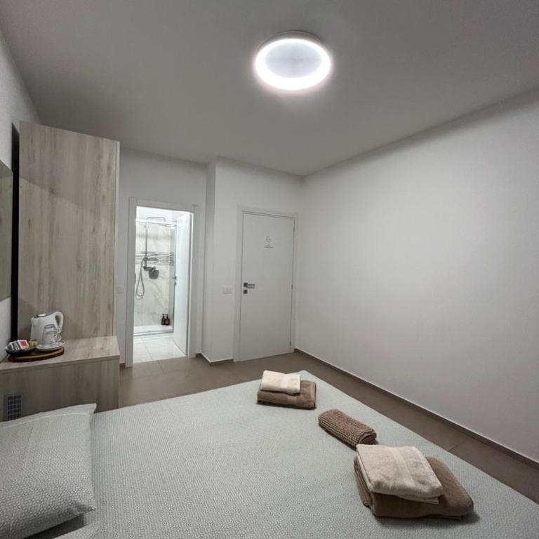 La Veranda Guest Rooms - Free Public Transport & Parking, close to City Center - Camera Matrimoniale con Bagno Privato - 2