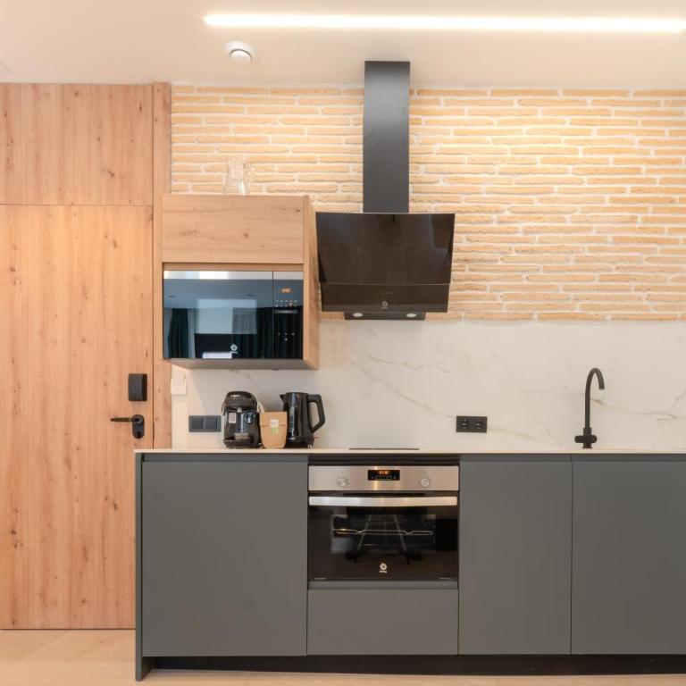 Apartamentos La Basílica by BeAlicante - Deluxe Studio - 10
