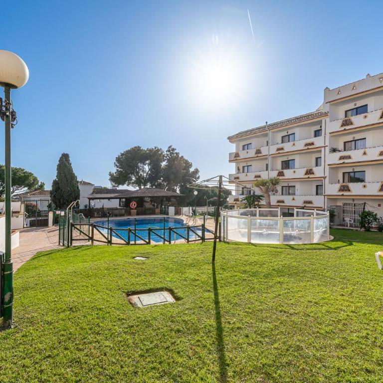 Los Jarales Club Calahonda - Apartamento con vistas al jardín - 25