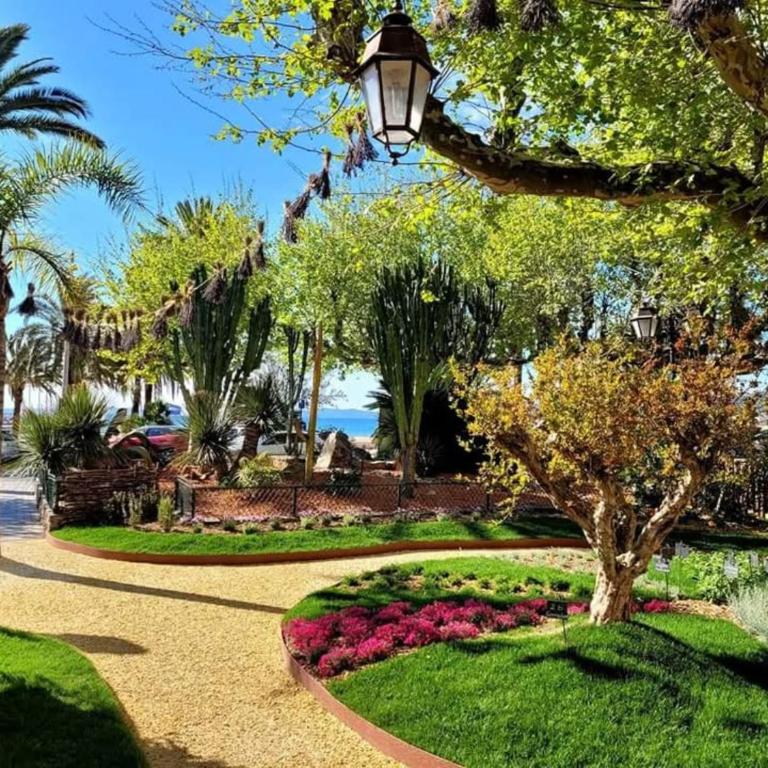 Appartement pieds dans l’eau Vue Mer Bormes Les Mimosas - One-Bedroom Apartment - 31