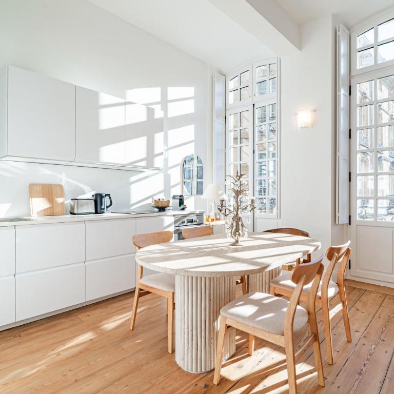 Élégant appartement Place du Parlement pour 4 personnes - One-Bedroom Apartment with Balcony - 2