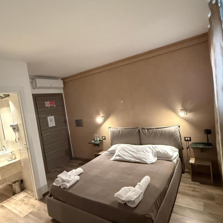 Top Class Eur - Camera Matrimoniale - 9