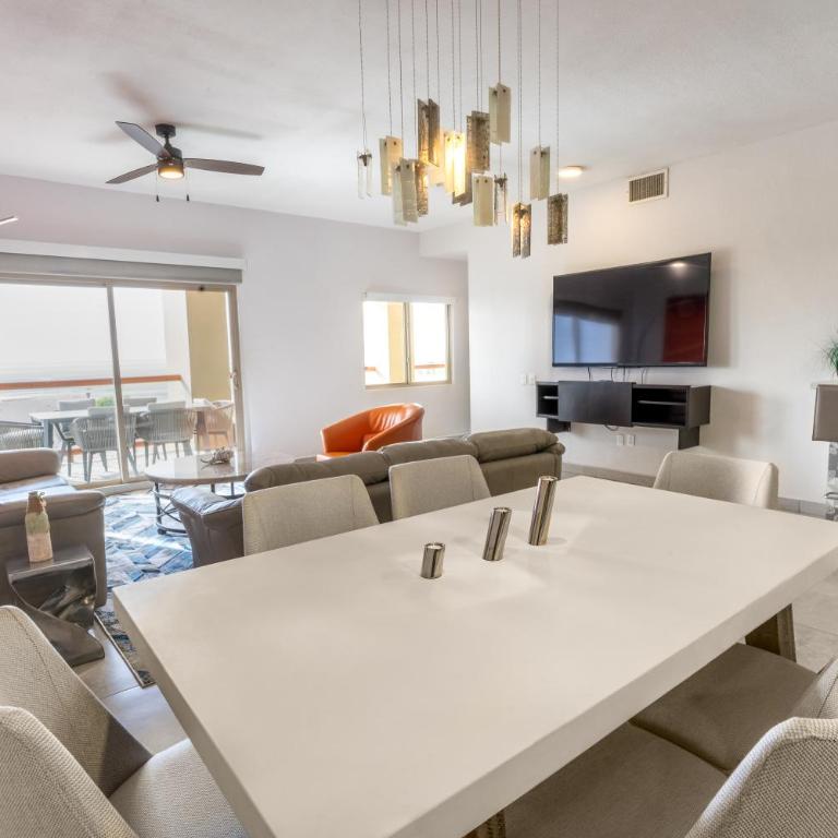 Laguna Shores Resort - Two-Bedroom Deluxe Apartment with Ocean View - 8