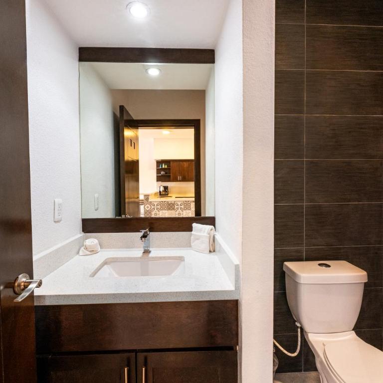 Laguna Shores Resort - Two-Bedroom Deluxe Apartment with Ocean View - 12