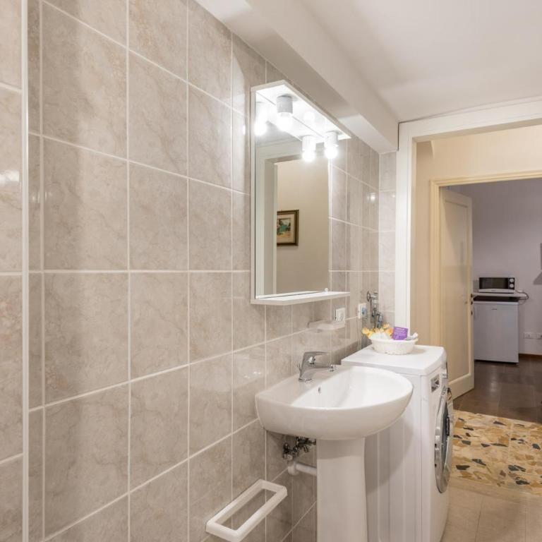 Le Grazie Suite 1 in Florence - Appartamento - 14
