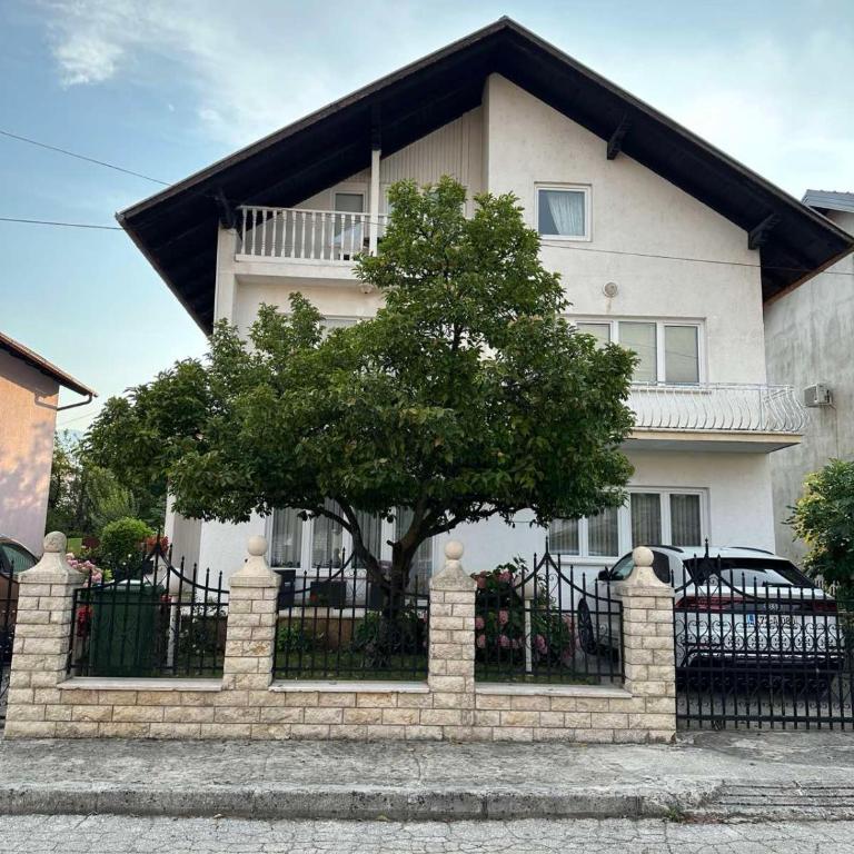 White house - Two-Bedroom Apartment - 1