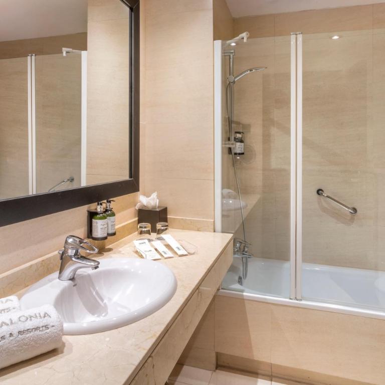 Catalonia El Retiro - Superior Double Room - 4