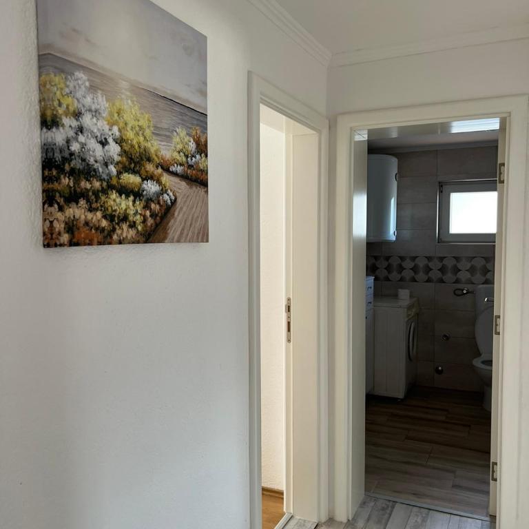 White house - Two-Bedroom Apartment - 3